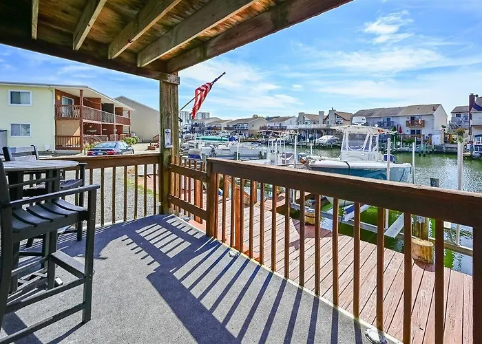 Wonderful 2 Bedroom Bayside Property! Holiday home